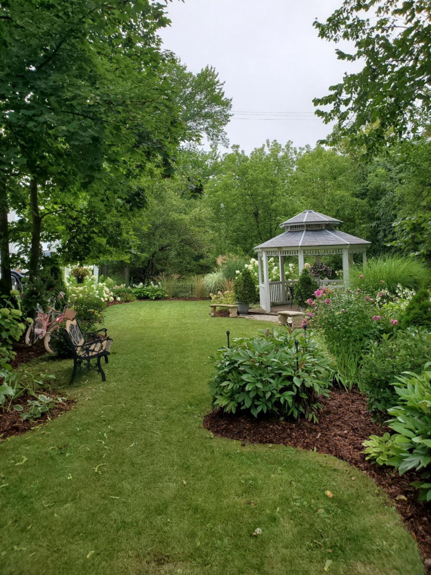 Hotel Lilly Pad Cedarburg Exterior foto